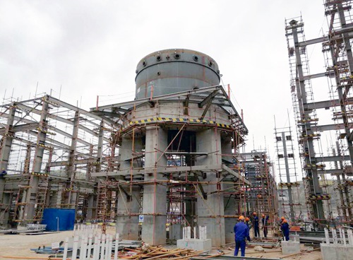 轉化器第一吊完成吊裝 攝 陳全翼_副本.jpg